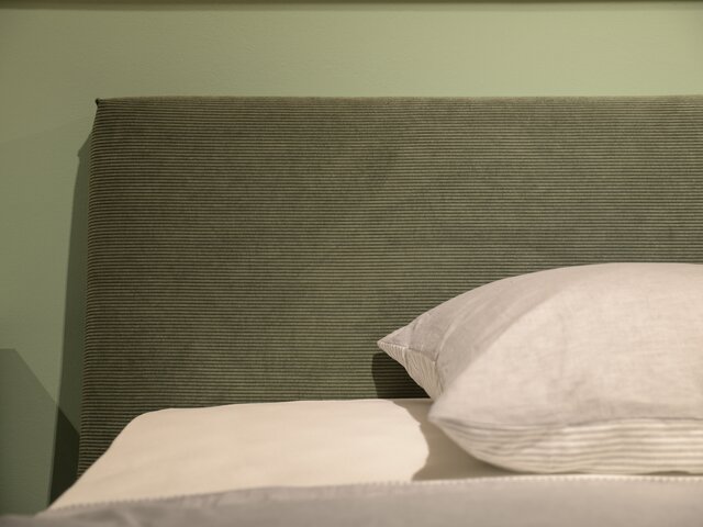 Interliving Polsterbett IL1417 Feincord olive 70555 3