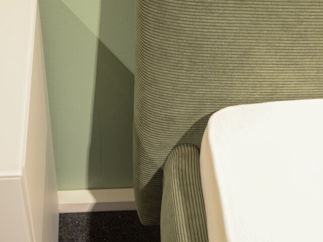 Interliving Polsterbett IL1417 Feincord olive 70555 5