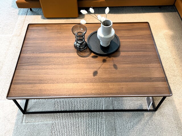 Rolf Benz Couchtisch 934 massiv Nussholz 69688 Rolf Benz Couchtisch 934 massiv Nussholz 69688