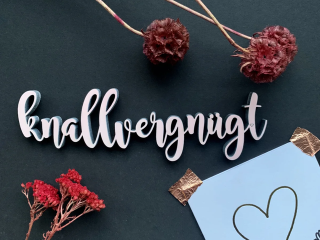 NoGallery Neonschild KNALLVERGNÜGT lila 67391 1
