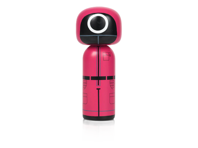 Lucie Kaas Kokeshi Puppe SQUID GAME WORKER 74146 1