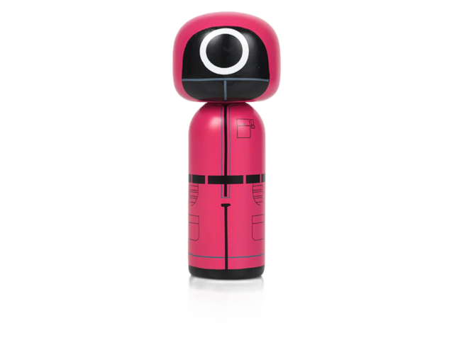 Lucie Kaas Kokeshi Puppe SQUID GAME WORKER 74146 Lucie Kaas Kokeshi Puppe SQUID GAME WORKER 74146