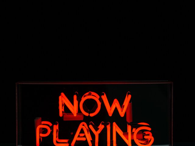 Locomocean Neon-Reklame NOW PLAYING rot 72886 2 Locomocean Neon-Reklame NOW PLAYING rot 72886 2