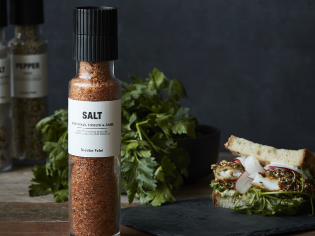 Nicolas Vahé Salz Parmesan CHEESE & BASIL 75062 2