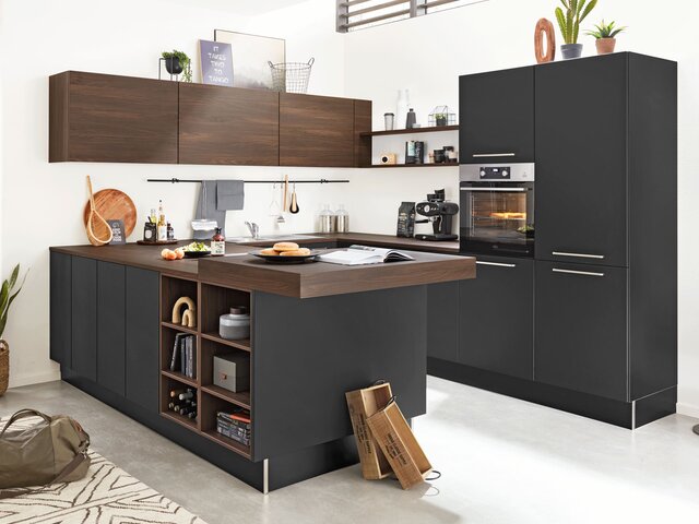 Interliving Einbauküche softmattschwarz Nussbaum/Kuba 76796 1