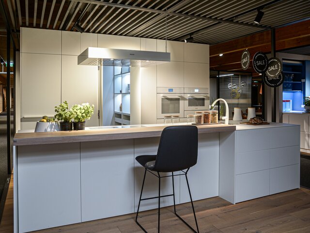 Leicht Ausstellungsküche Bondi weiß 76164 1