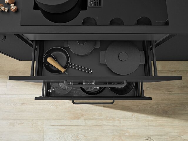 Interliving Einbauküche softmatt schwarz sierra Eiche NB 76571 3