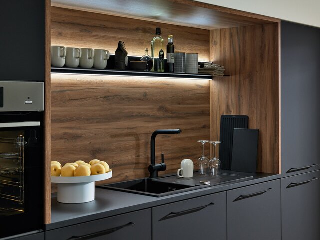 Interliving Einbauküche softmatt schwarz sierra Eiche NB 76571 4