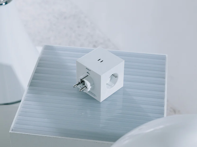 Avolt Mehrfachsteckdose Square 2 Opal White 97651 3