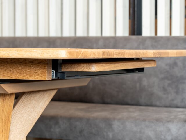 Schösswender Essgruppe LIVING 600/200 risseiche 76692 4