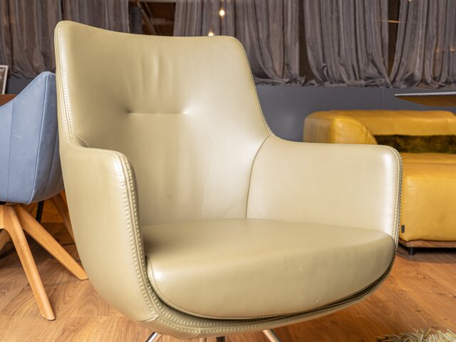 WK Wohnen Tischgruppe 852-3/722-1000 royal 61367 6