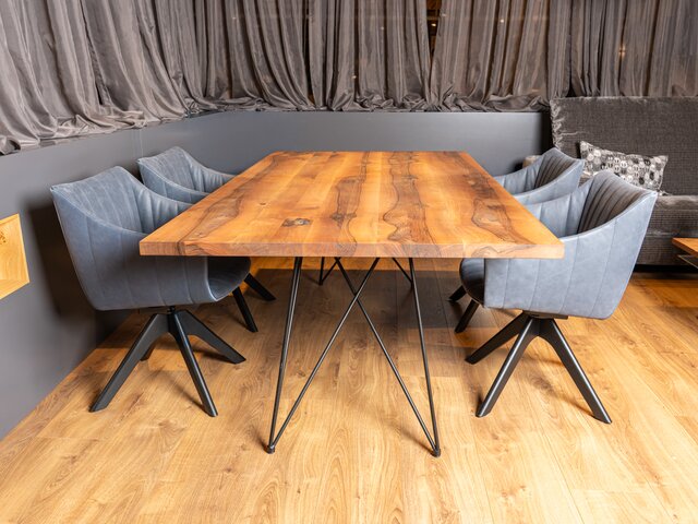 Janua/Freifrau Essgruppe STILT / RUBIE nussholz / muscat Blues 72103 2