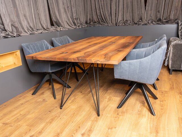 Janua/Freifrau Essgruppe STILT / RUBIE nussholz / muscat Blues 72103 3