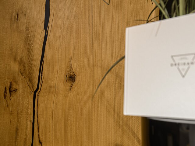 Dreikant Tischplatte Eiche Epoxidharz schwarz satiniert 71462 2