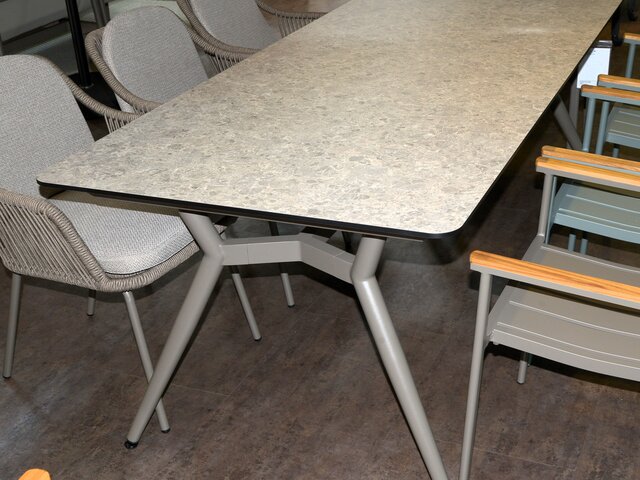 Outdoor-Tisch Crosstown champagne 76404 1