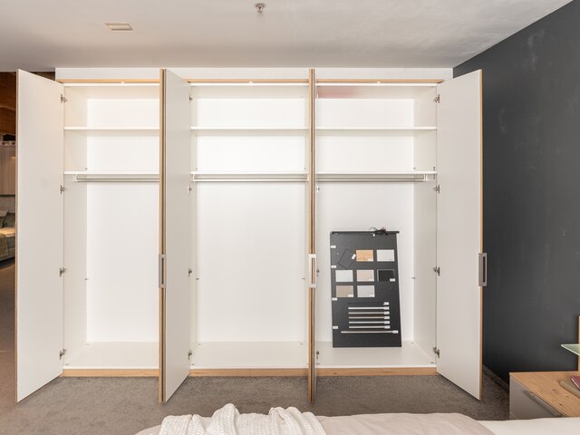 Interliving Kleiderschrank IL 1210 balkeneiche 73367 3