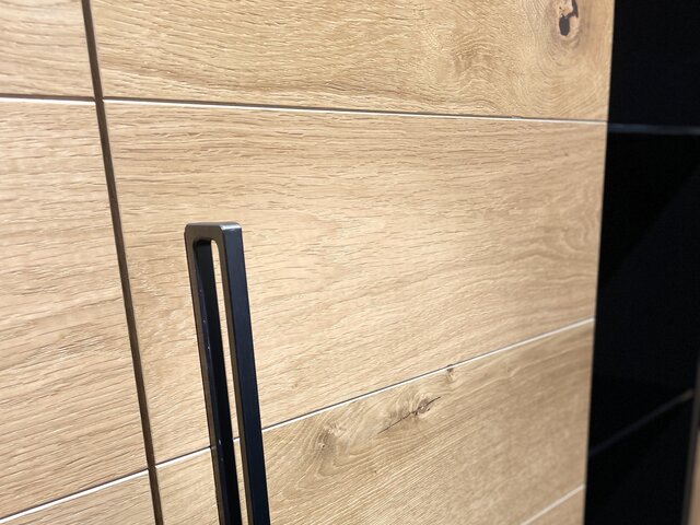 Jutzler Drehtürenschrank Longline novaschwarz-wildeichefurnier 63441 2