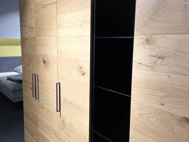 Jutzler Drehtürenschrank Longline novaschwarz-wildeichefurnier 63441 3