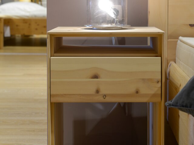 Anrei Nachtkästchen Big Ann Zirbe 67726 2 Anrei Nachtkästchen Big Ann Zirbe 67726 2