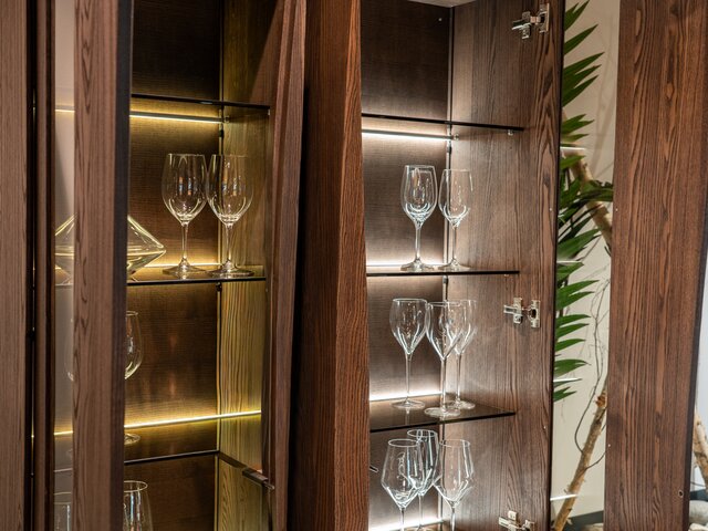 Anrei Vitrine PURO WAVE RECHTS Esche / dunkelbraun 67698 4