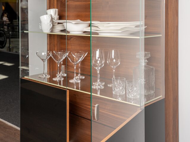 Team 7 Vitrine CUBUS schwarz / Nussholz 62789 6