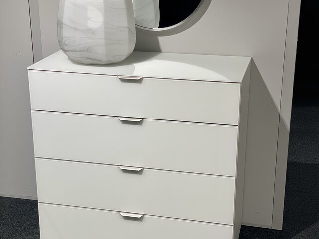 Jutzler Kommode premiumweiß-bianco matt 63466 Jutzler Kommode premiumweiß-bianco matt 63466