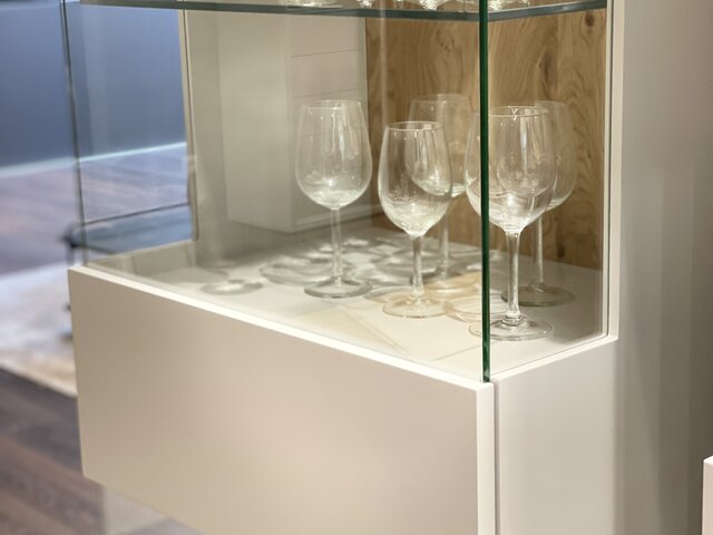 WK-Wohnen Vitrine WK 420 Viva steingrau links 70409 2