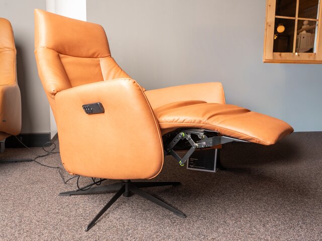 Hjort Knudsen Relaxsessel 8115 cognac 67441 5