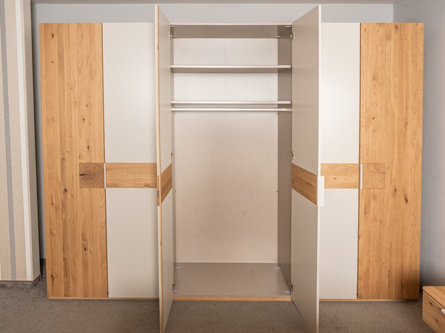 Rauch Schlafzimmer CARANO eiche / champagner 74843 6