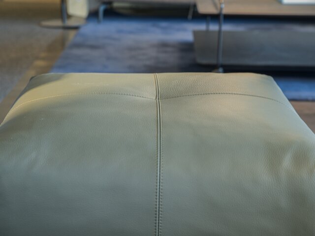 Rolf Benz Loungehocker 50 grüngrau 72331 6 Rolf Benz Loungehocker 50 grüngrau 72331 6