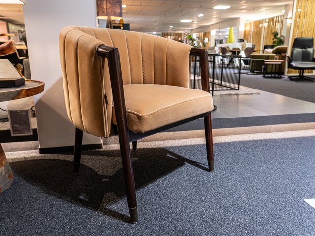 Zuvier Armchair Tammy Caramel 43597 2 Zuvier Armchair Tammy Caramel 43597 2