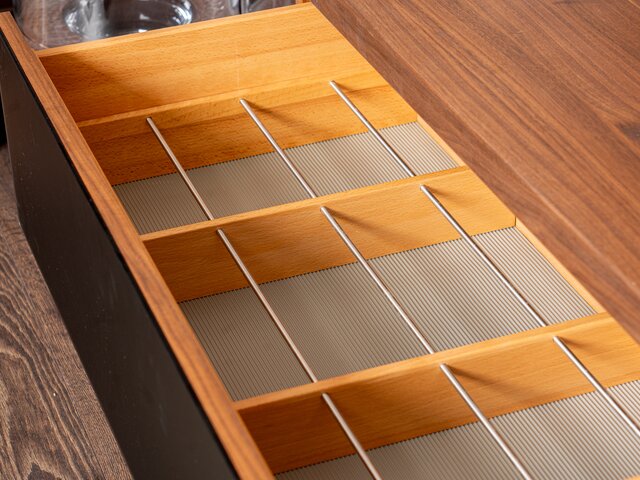 Team 7 Wohnwand CUBUS Nussbaum / schwarz matt 63605 11