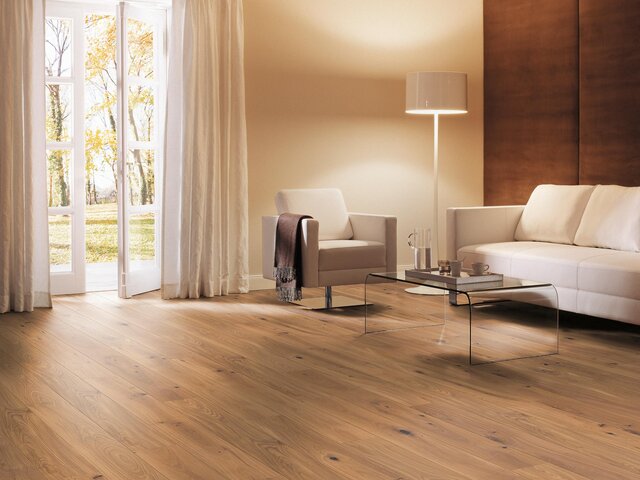 Landhausdiele Eiche / Astig / leicht weiß / gebürstet 75494 2