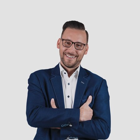 §1 Wir sind ein wenig verrückt. §1 Wir sind ein wenig verrückt.