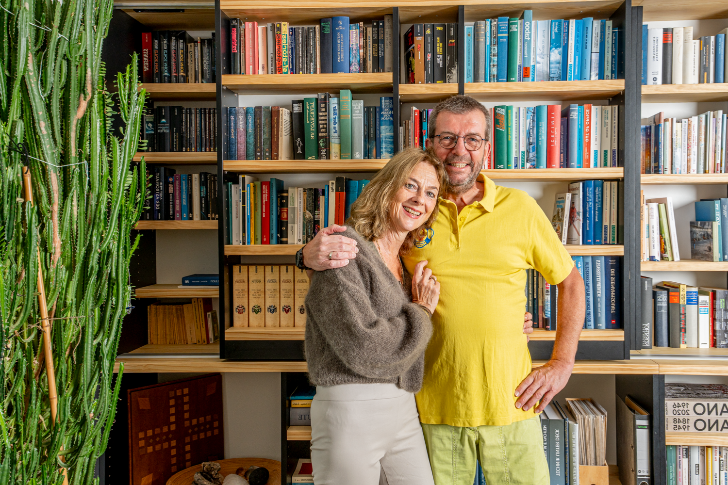 Ein Regal, das weit mehr als Bücher hält Ein Regal, das weit mehr als Bücher hält