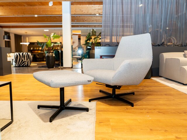 freistil Sessel & Hocker 145 silbergrau 95382 2
