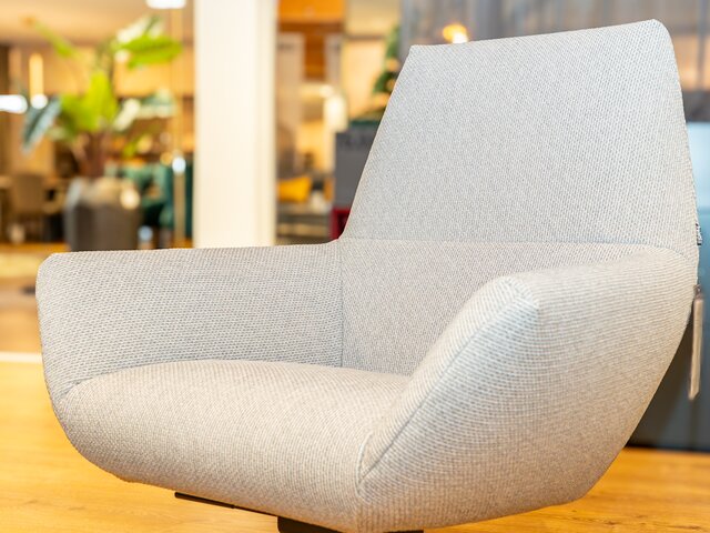 freistil Sessel & Hocker 145 silbergrau 95382 4