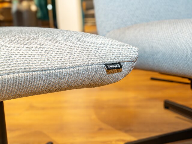 freistil Sessel & Hocker 145 silbergrau 95382 7